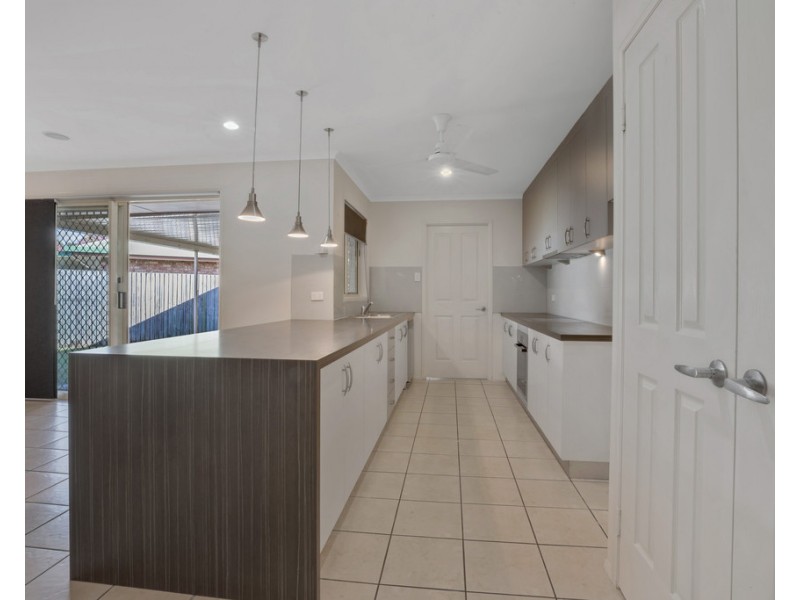 34 Caledonian Drive, Beaconsfield QLD 4740