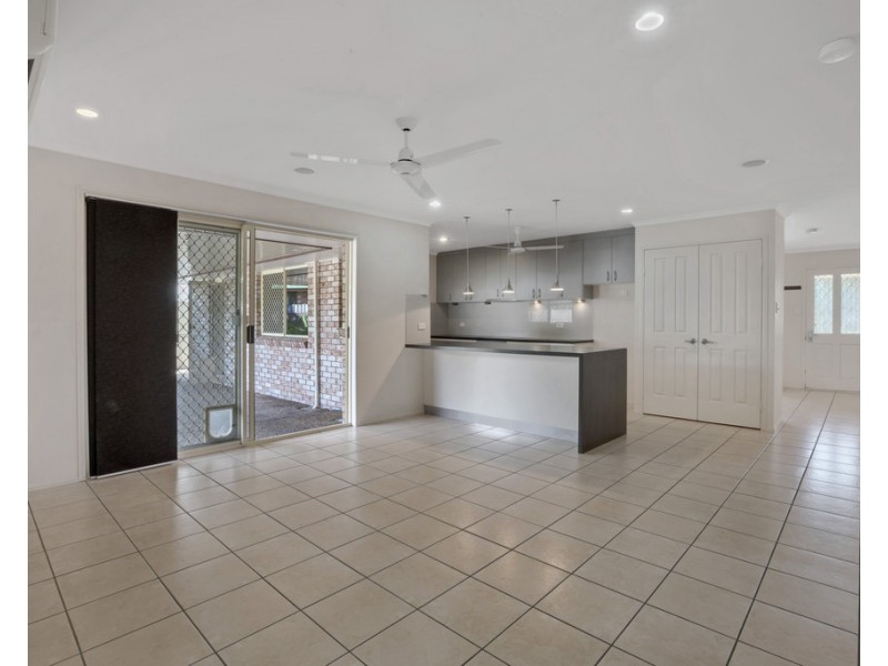 34 Caledonian Drive, Beaconsfield QLD 4740