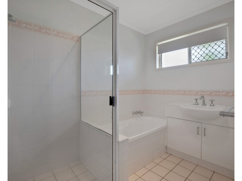 34 Caledonian Drive, Beaconsfield QLD 4740