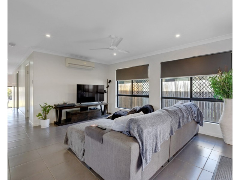 22 Dobinson Street, Bucasia QLD 4750