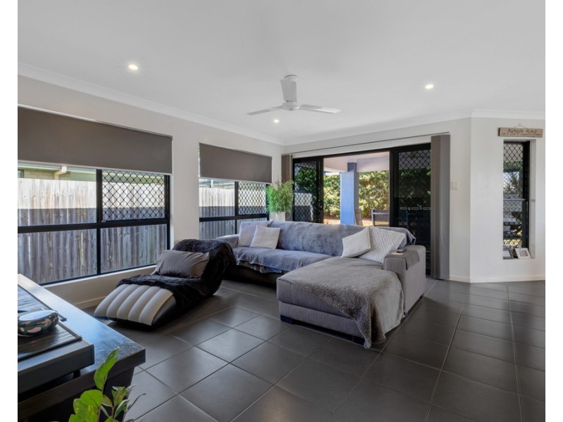 22 Dobinson Street, Bucasia QLD 4750