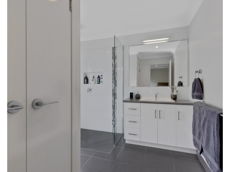 22 Dobinson Street, Bucasia QLD 4750