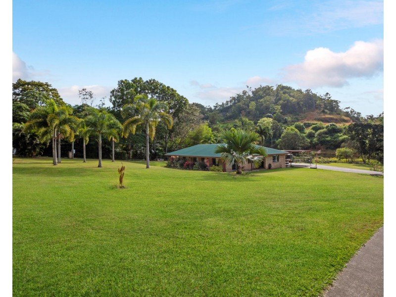 12 Helens Court, Hampden QLD 4741