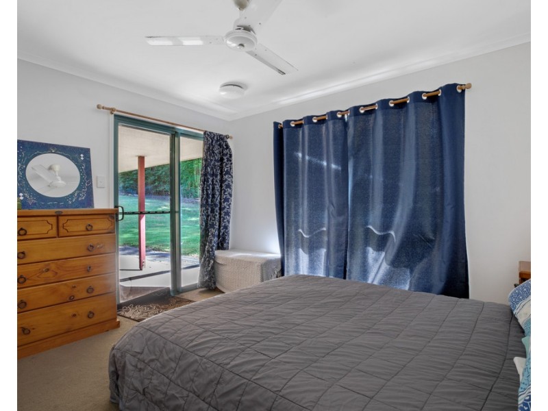12 Helens Court, Hampden QLD 4741