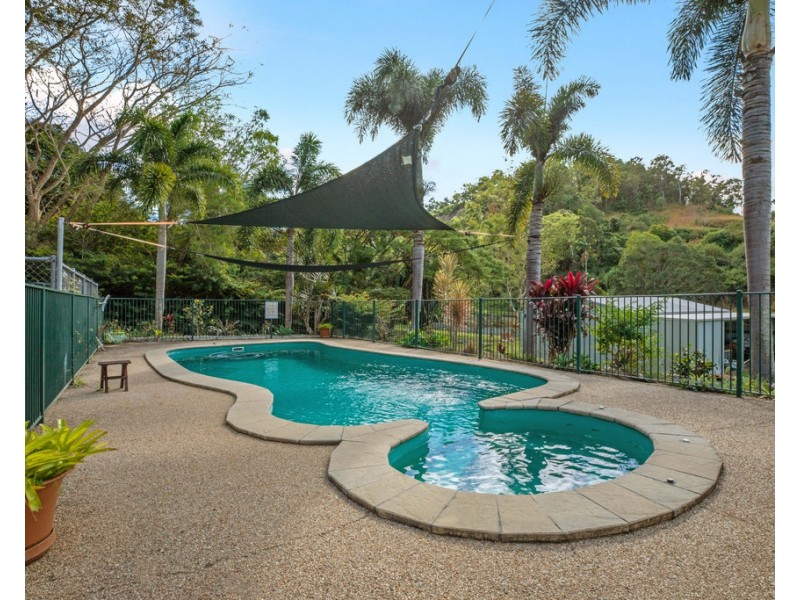 12 Helens Court, Hampden QLD 4741