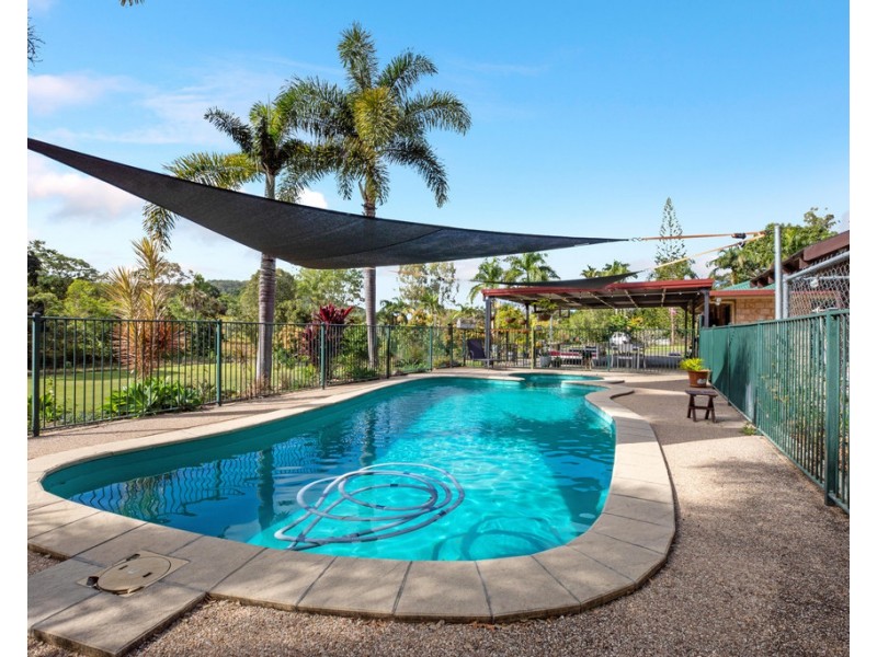 12 Helens Court, Hampden QLD 4741