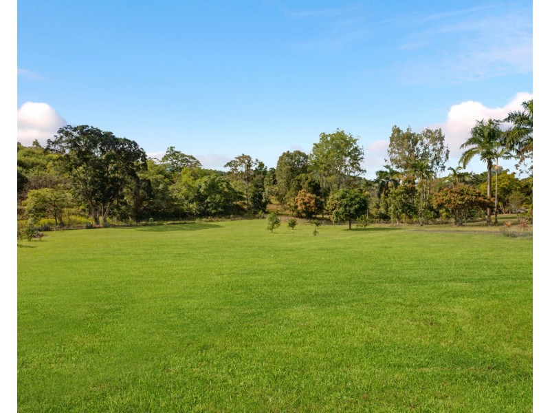 12 Helens Court, Hampden QLD 4741