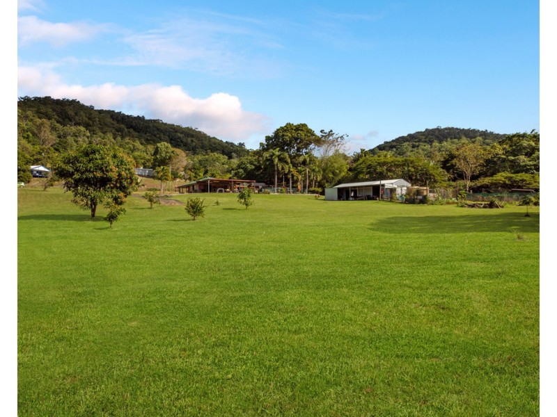 12 Helens Court, Hampden QLD 4741