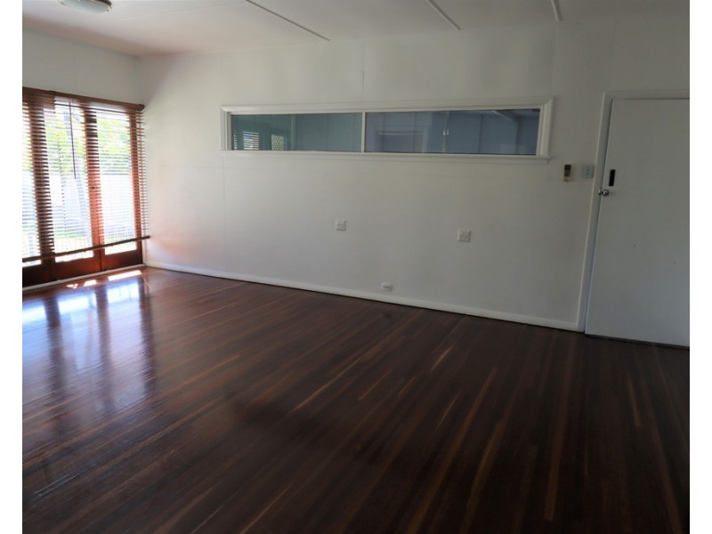 219 Nebo Road, West Mackay QLD 4740