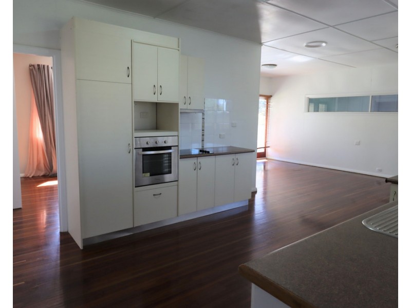 219 Nebo Road, West Mackay QLD 4740