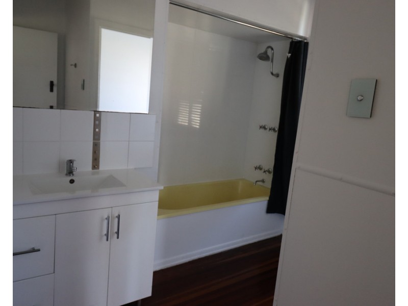 219 Nebo Road, West Mackay QLD 4740
