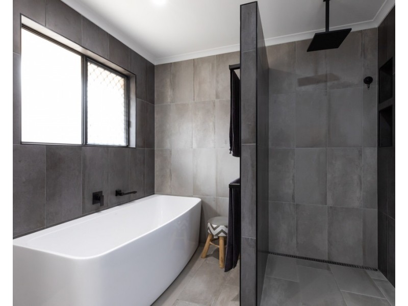 35 Toorak Street, Glenella QLD 4740