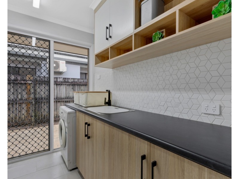 35 Toorak Street, Glenella QLD 4740