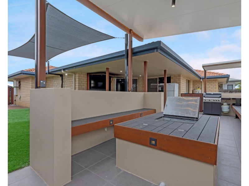 35 Toorak Street, Glenella QLD 4740