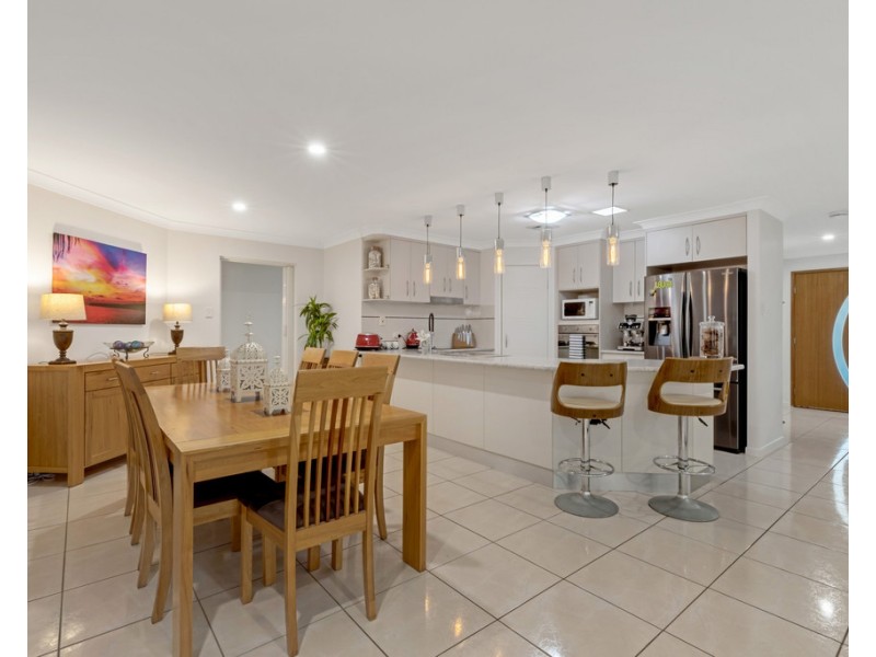 27 Dolphin Drive, Bucasia QLD 4750