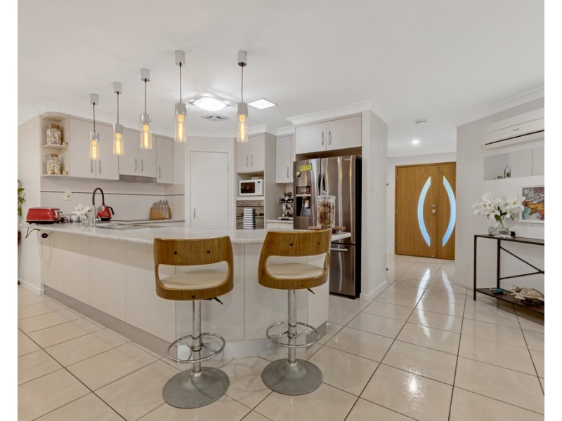 27 Dolphin Drive, Bucasia QLD 4750