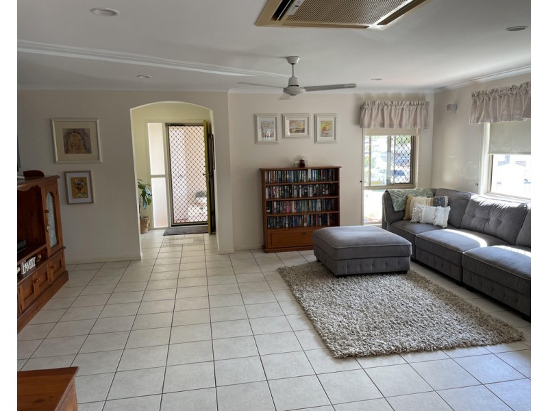 13 Lochmaben Court, Beaconsfield QLD 4740
