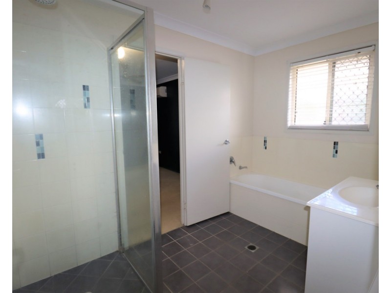 11 Katey Crescent, Mirani QLD 4754