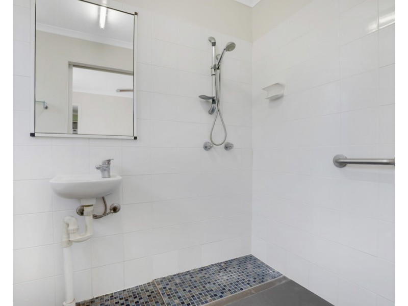 16 Henderson Street, East Mackay QLD 4740