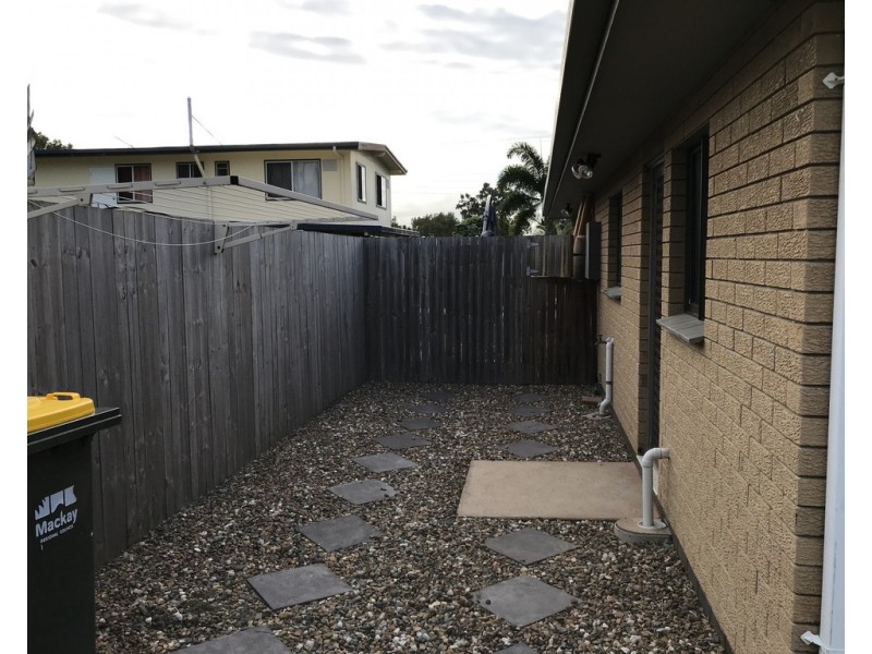 1/25 The Barons Drive, Andergrove QLD 4740