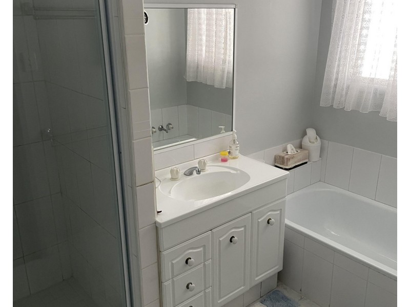 1 Andrew Court, Andergrove QLD 4740