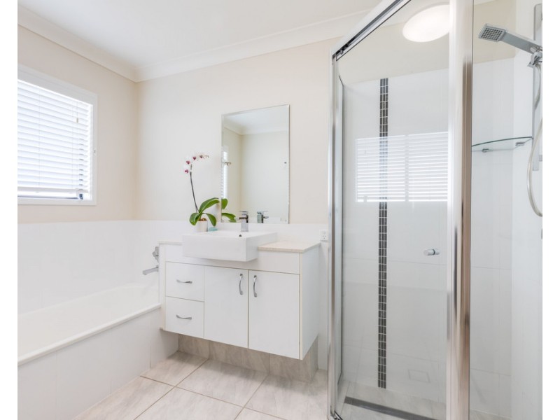 56 Kerrisdale Crescent, Beaconsfield QLD 4740