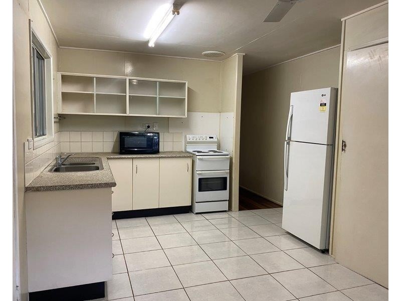 6 Beardmore Crescent, Dysart QLD 4745