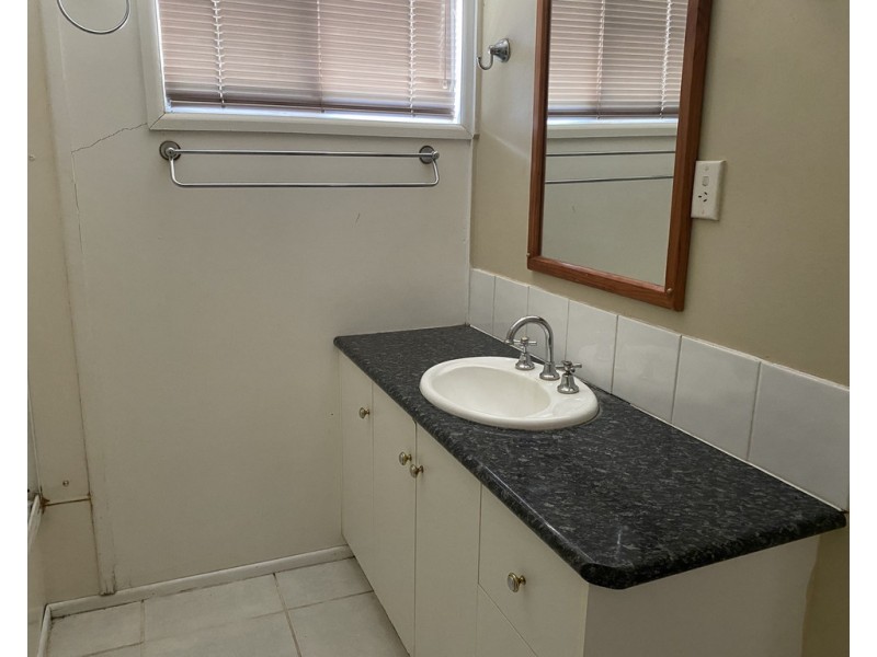 6 Beardmore Crescent, Dysart QLD 4745