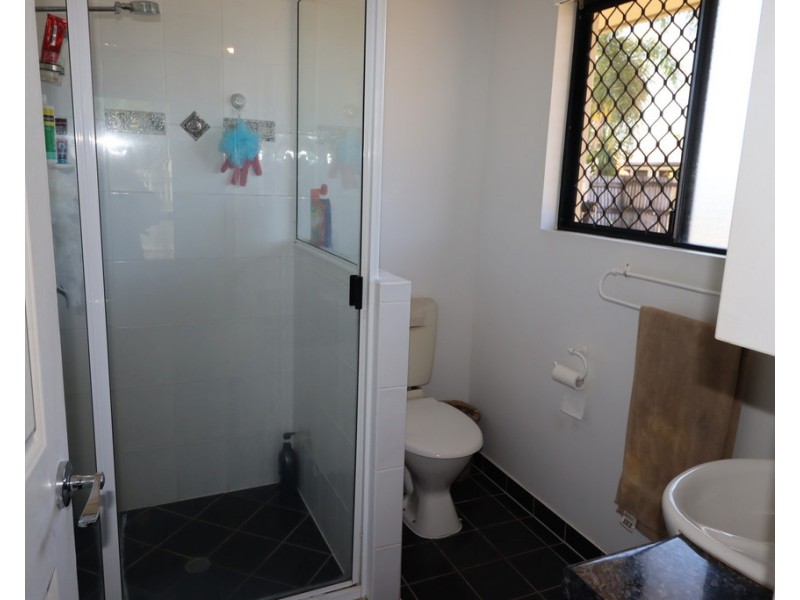 2 Mark Crescent, Glenella QLD 4740
