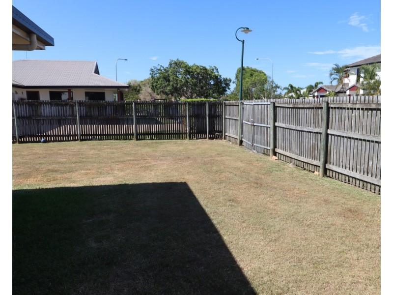 2 Mark Crescent, Glenella QLD 4740