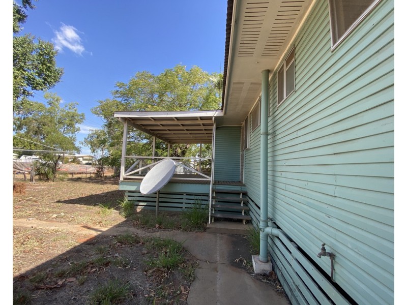 13 Cobb Court, Moranbah QLD 4744