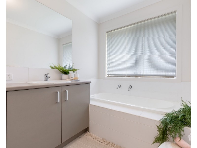 20 Monterrico Circuit, Beaconsfield QLD 4740