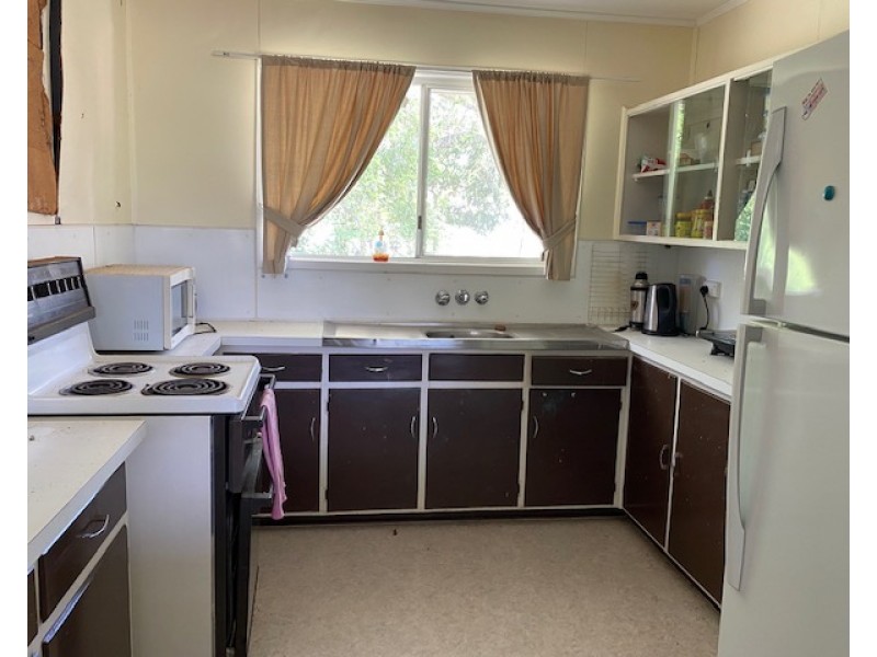 16 Singleton Street, Dysart QLD 4745