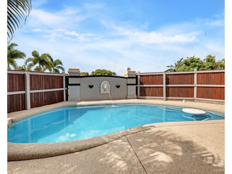 1 Vailala Rise, Rural View QLD 4740