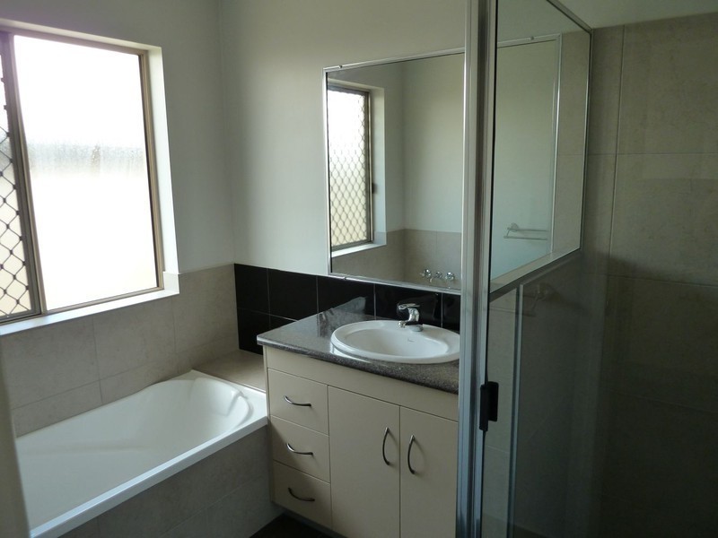 9 Lucy Court, Mirani QLD 4754