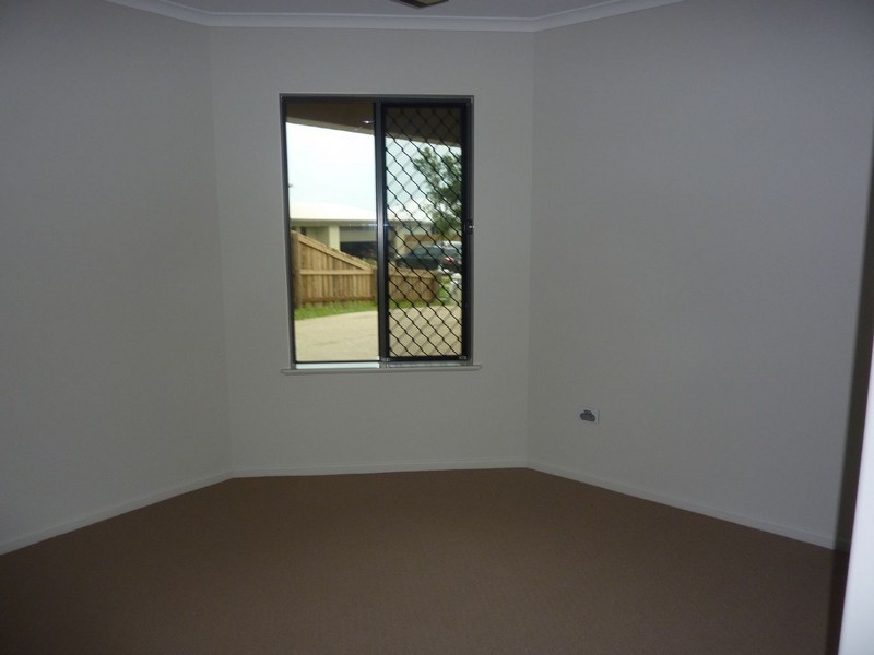 7 Leura Court, Glenella QLD 4740