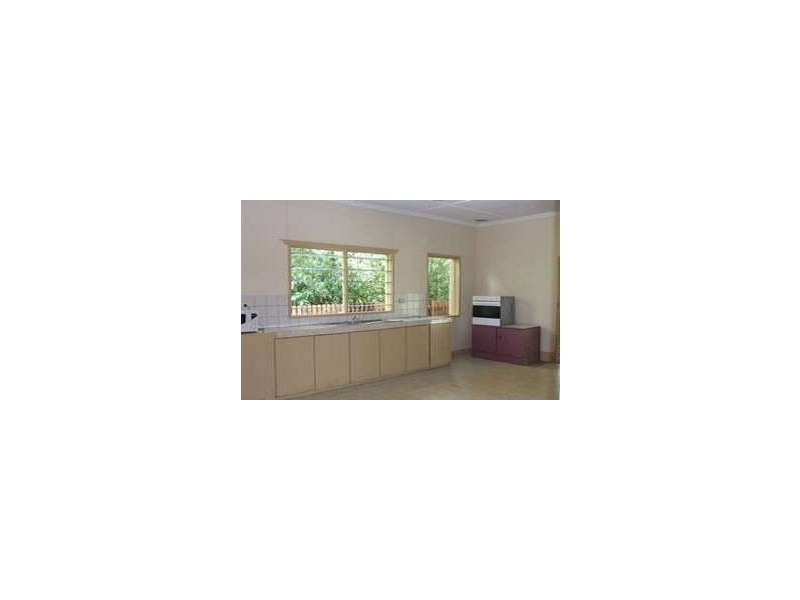 72 Anzac Parade, Finch Hatton QLD 4756