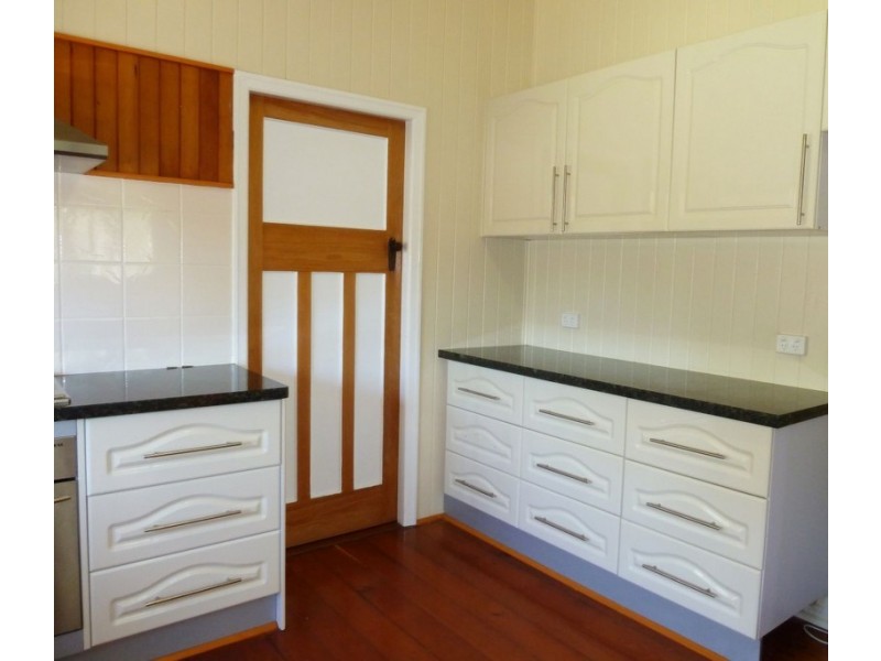 8 Lloyd Street, West Mackay QLD 4740