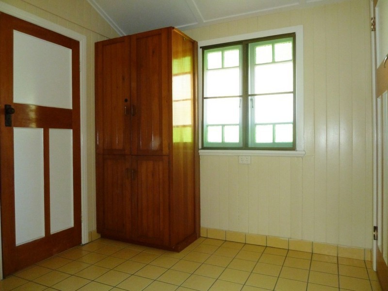 8 Lloyd Street, West Mackay QLD 4740