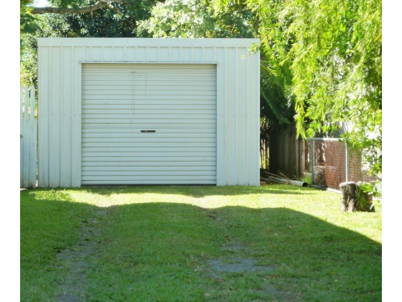 8 Lloyd Street, West Mackay QLD 4740