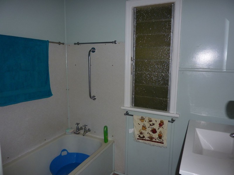 13 Douglas Street, West Mackay QLD 4740