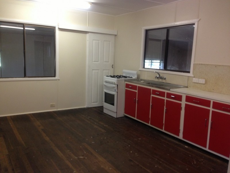 6 Comerford Street, Finch Hatton QLD 4756