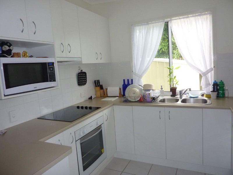 8A Poincettia Court, Andergrove QLD 4740