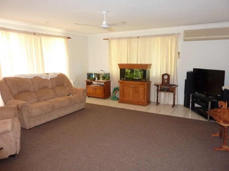 3  Alison Street, Slade Point QLD 4740