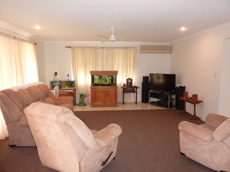 3  Alison Street, Slade Point QLD 4740