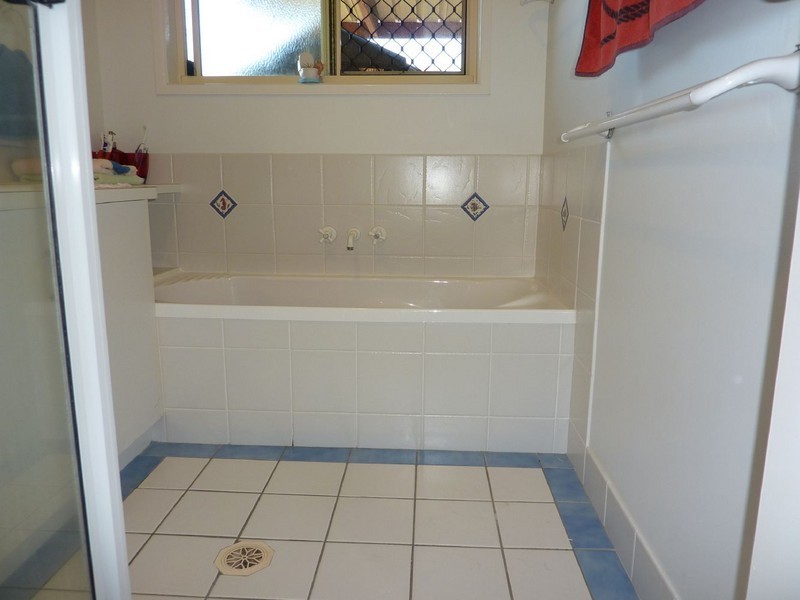 3  Alison Street, Slade Point QLD 4740