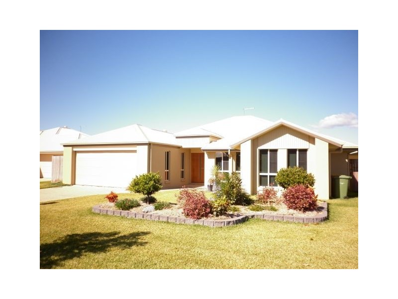 4 Narrabeen Street, Blacks Beach QLD 4740