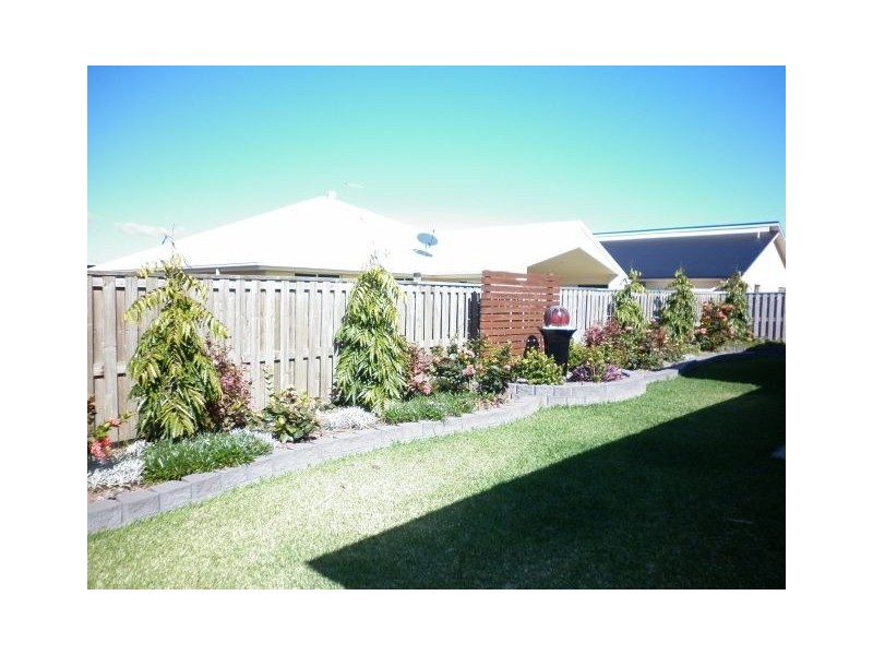 4 Narrabeen Street, Blacks Beach QLD 4740