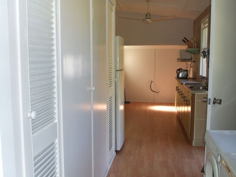 8 Anzac Parade, Finch Hatton QLD 4756