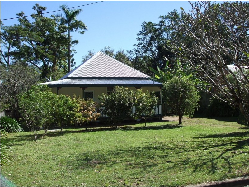 12 Drew Street, Finch Hatton QLD 4756